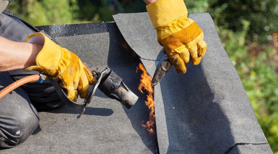 Professional gutter cleaning in Slaughters, KY